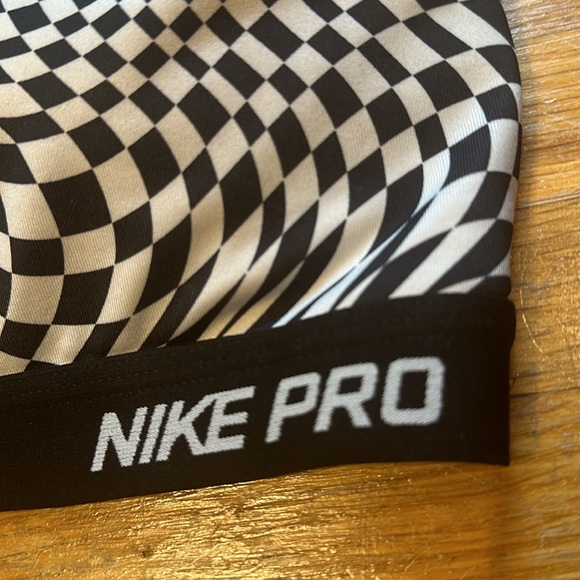 *last chance!!* Nike | Women’s Nike Pro padded sports bra - Picture 2 of 12